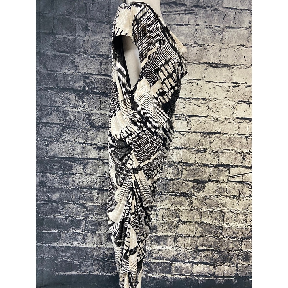 Dressbarn Dress Womens 18 Black White Geometric Print Cowl Neck Sleeveless Lined - Picture 2 of 14